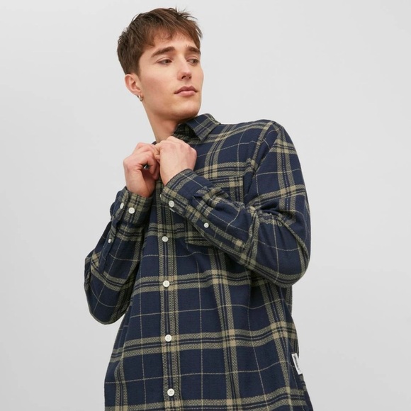 Jack & Jones Men’s Button Down Flannel Shirt - Picture 1 of 14